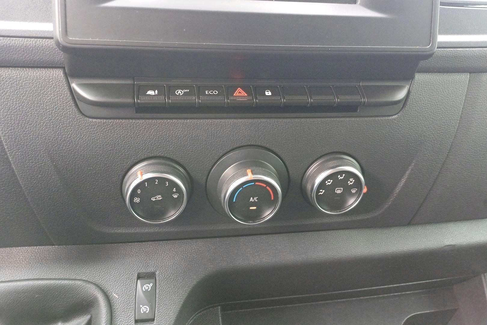 NISSAN Interstar 2022