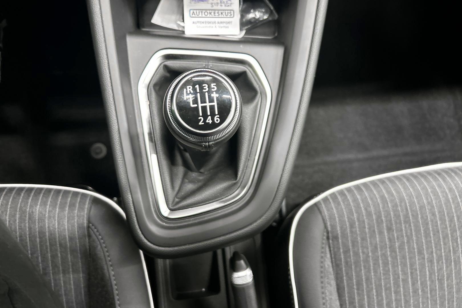 MITSUBISHI Colt 2025