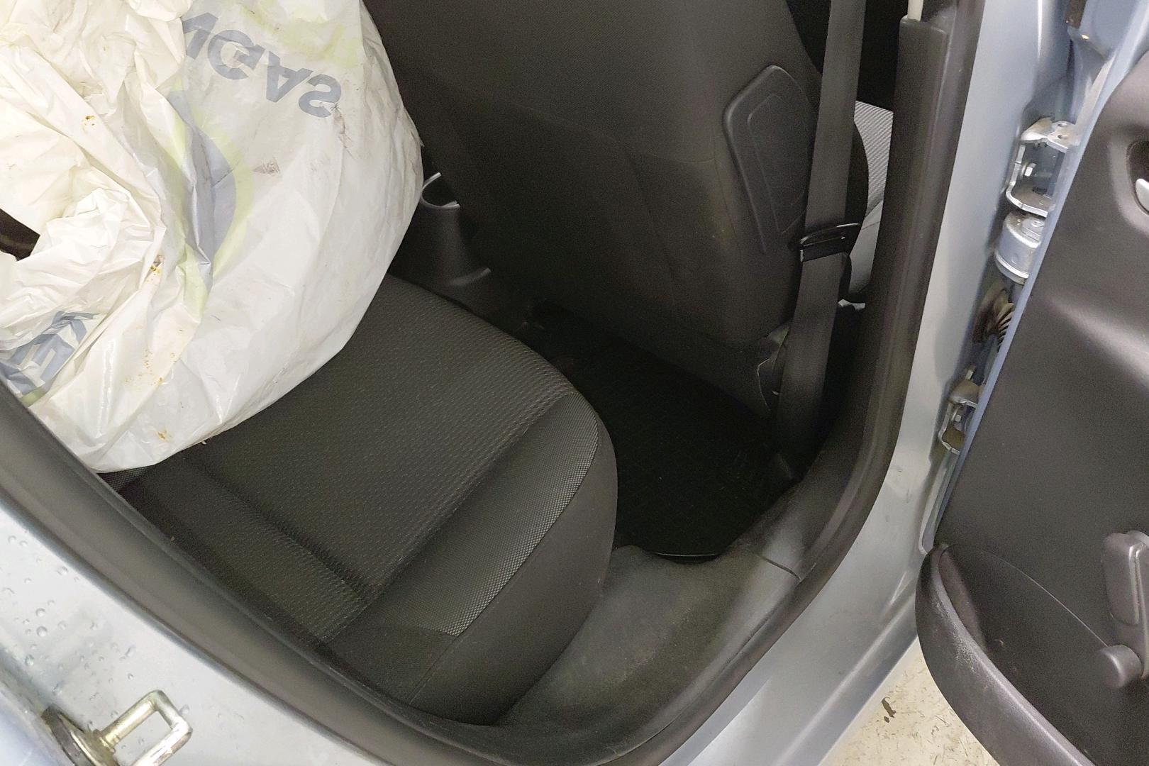 PEUGEOT 207 2011