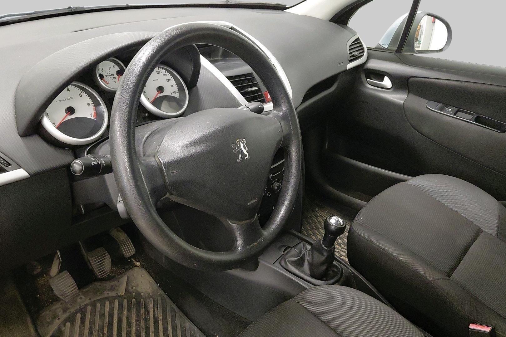 PEUGEOT 207 2011
