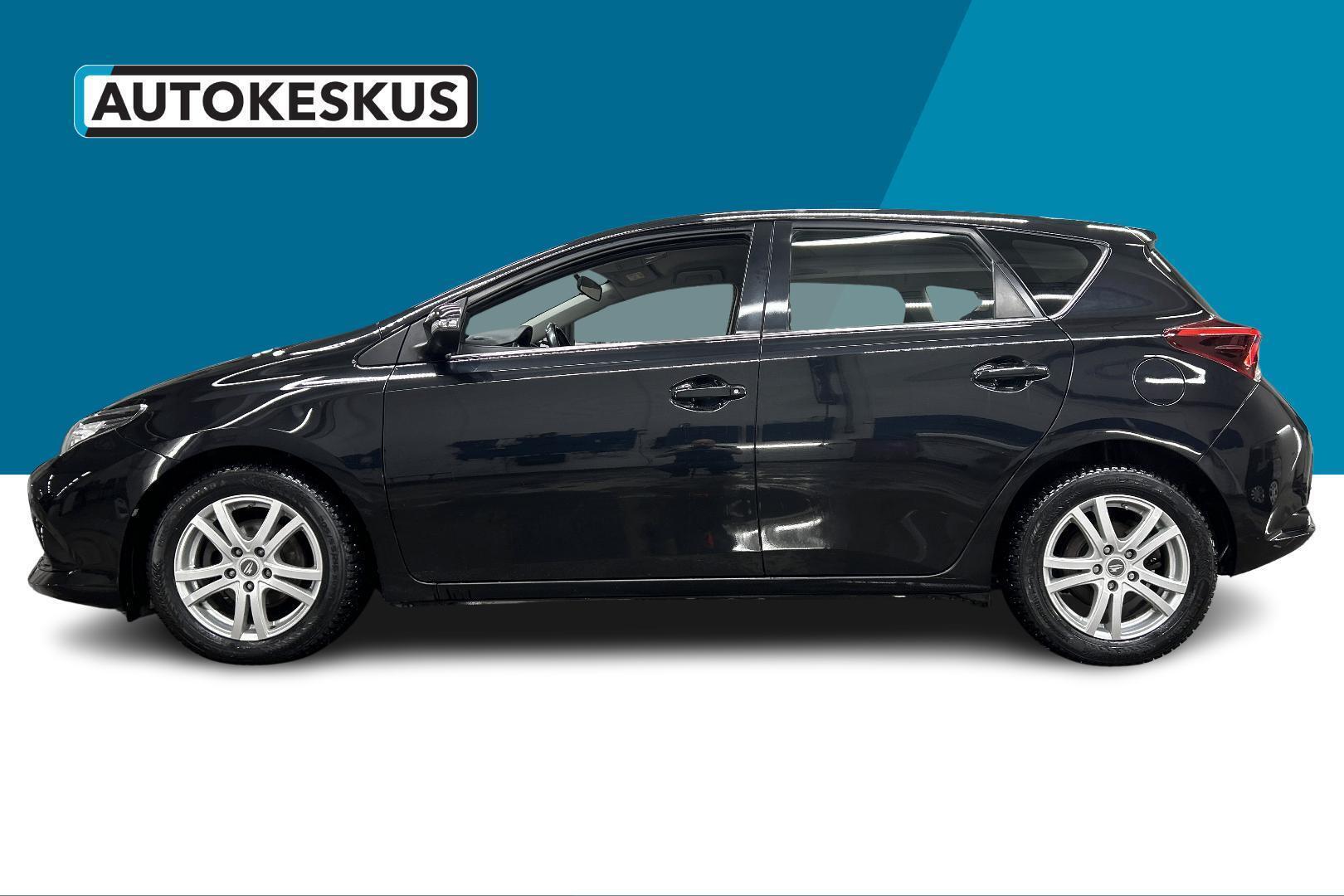 TOYOTA Auris 2015
