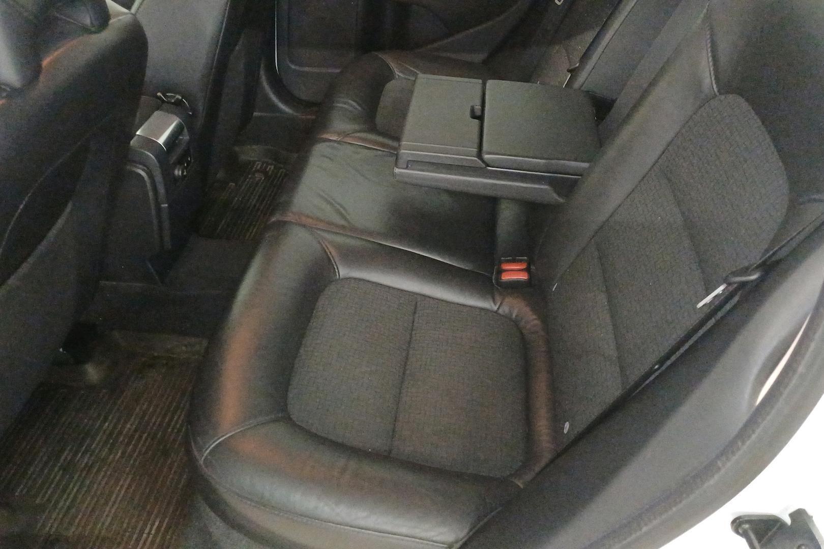 VOLVO V70 2011