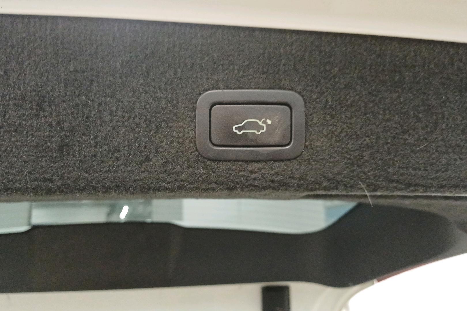 VOLVO V70 2011