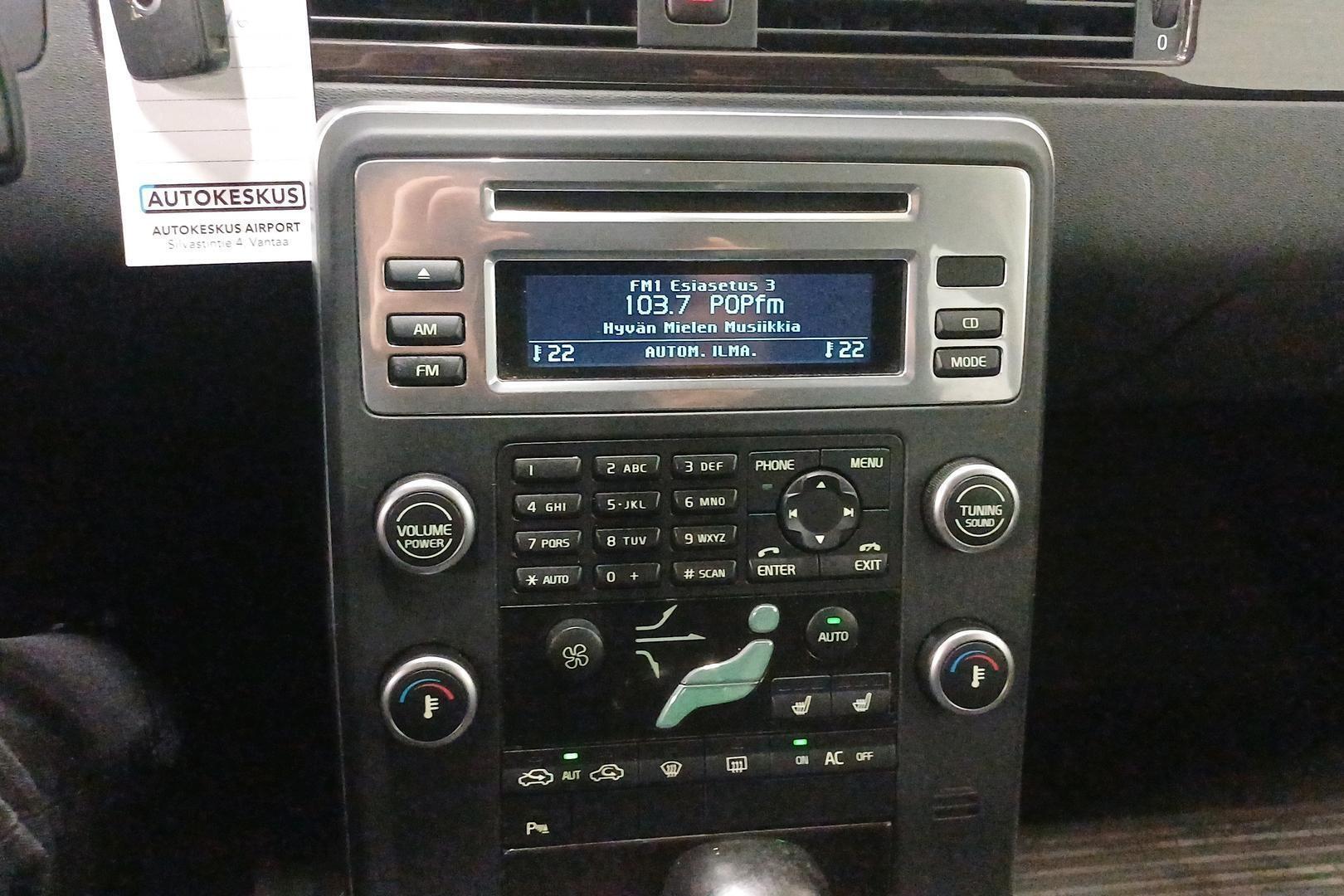 VOLVO V70 2011