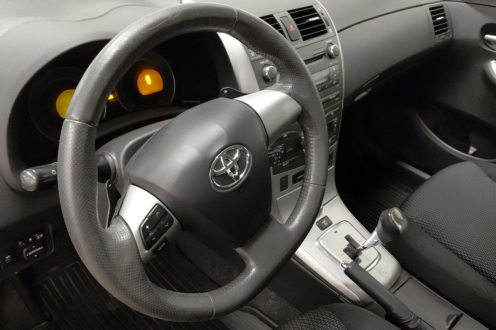 TOYOTA Corolla 2013