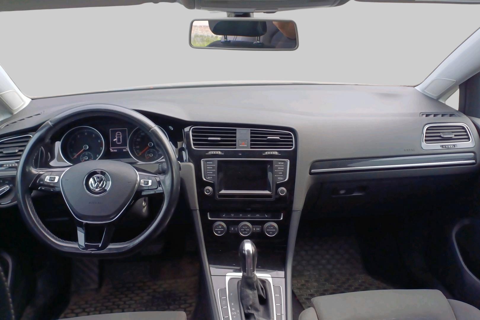 VOLKSWAGEN Golf 2013