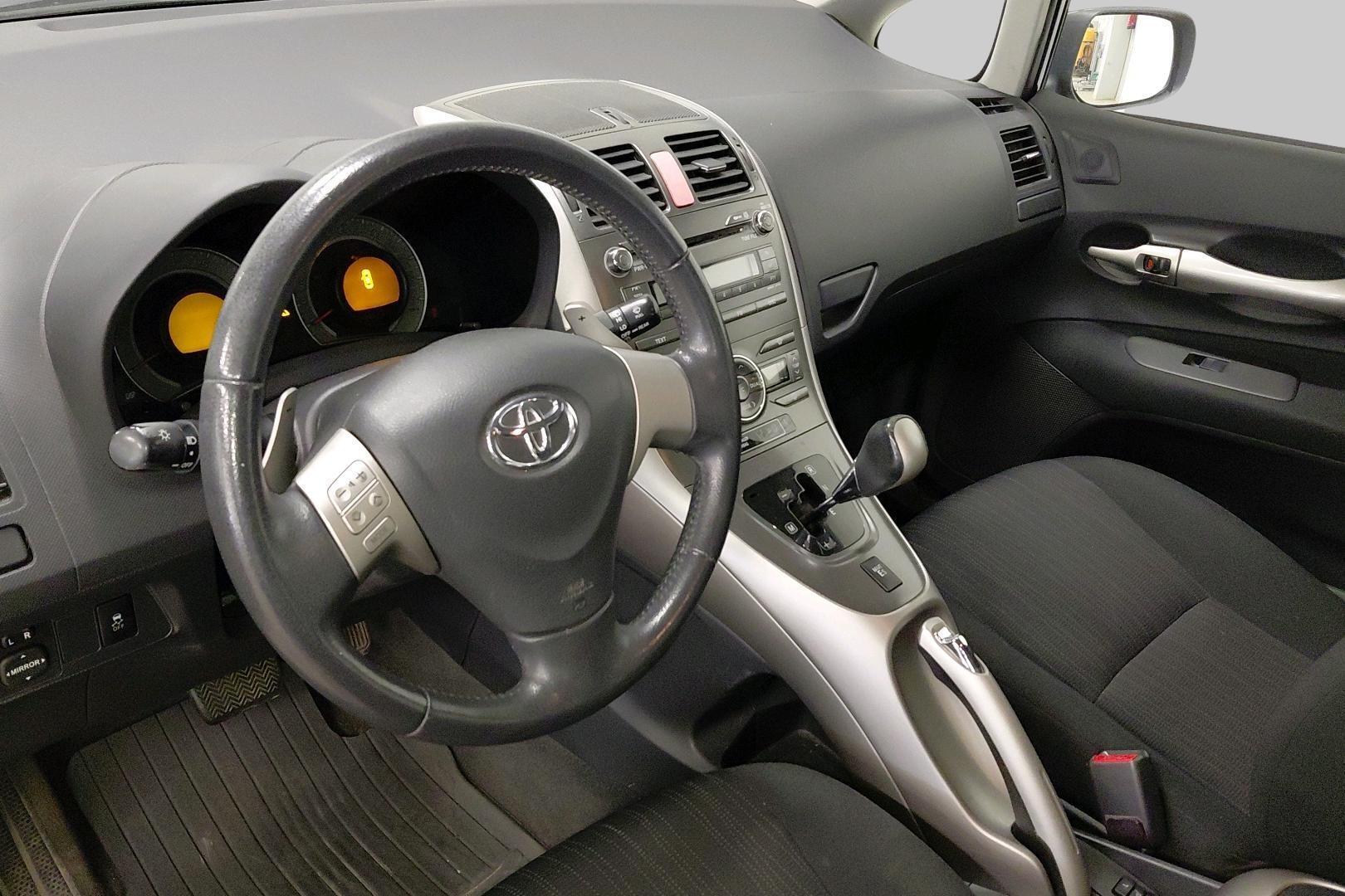 TOYOTA Auris 2008