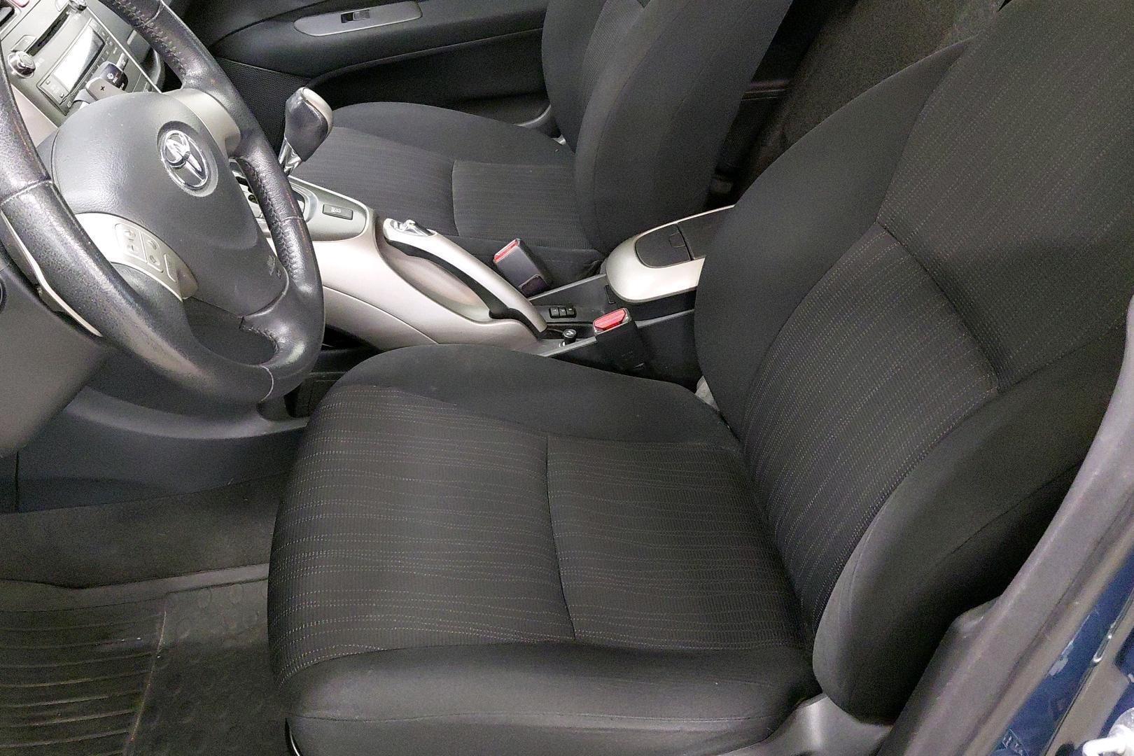 TOYOTA Auris 2008