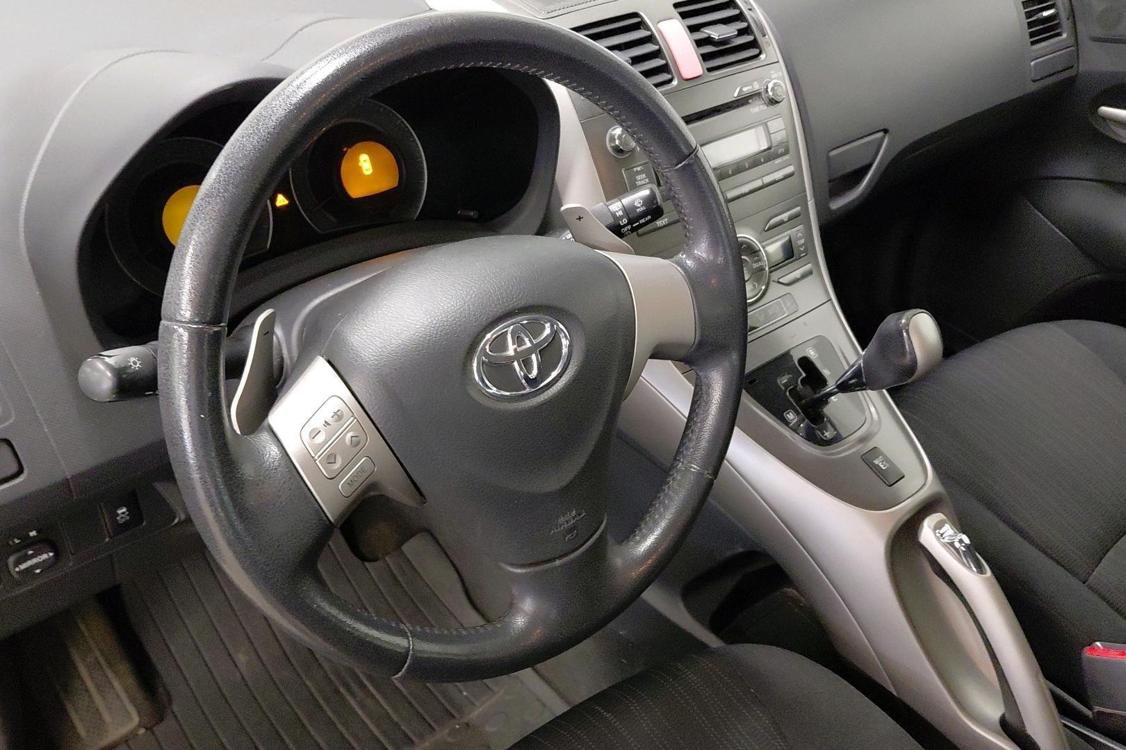TOYOTA Auris 2008