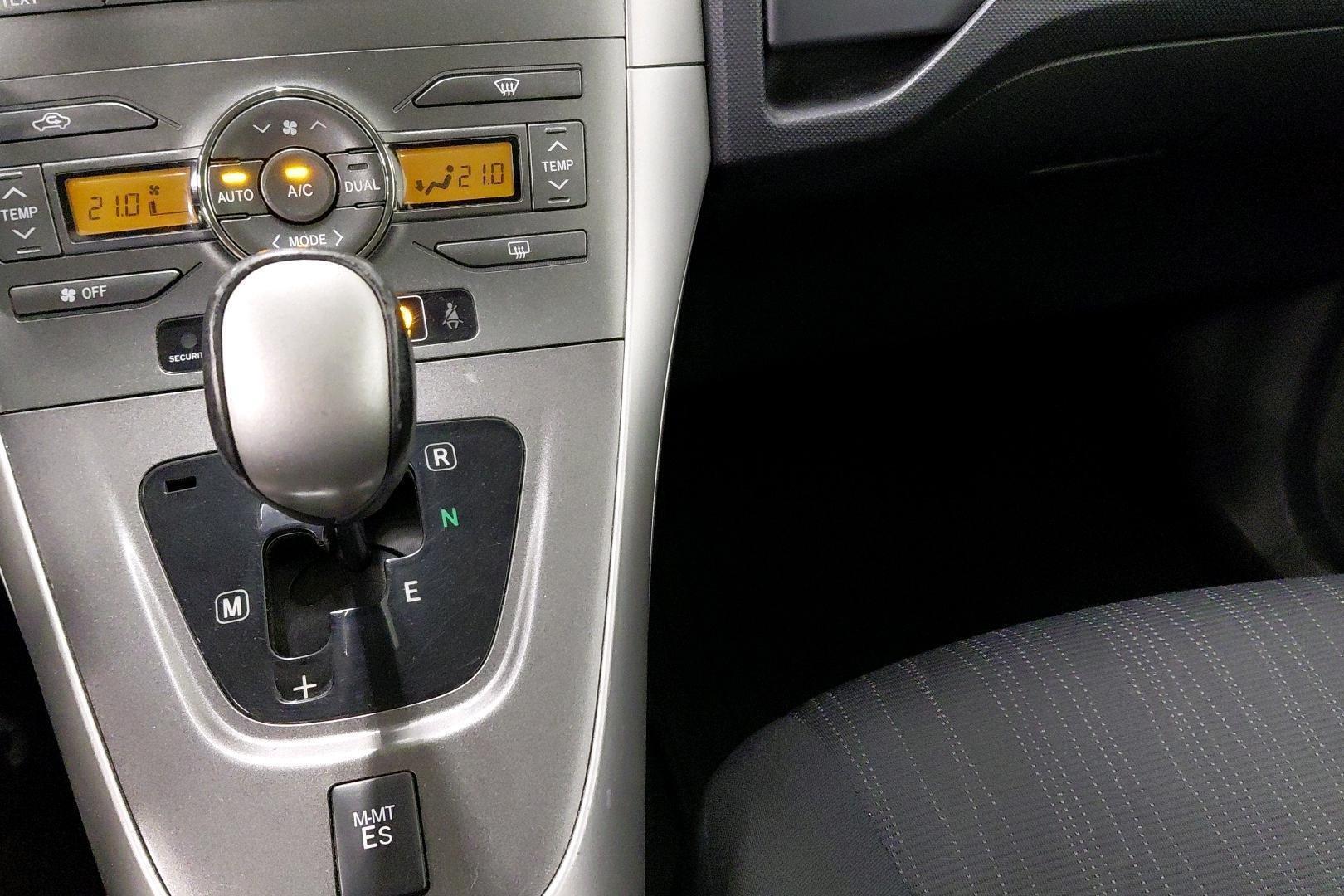 TOYOTA Auris 2008