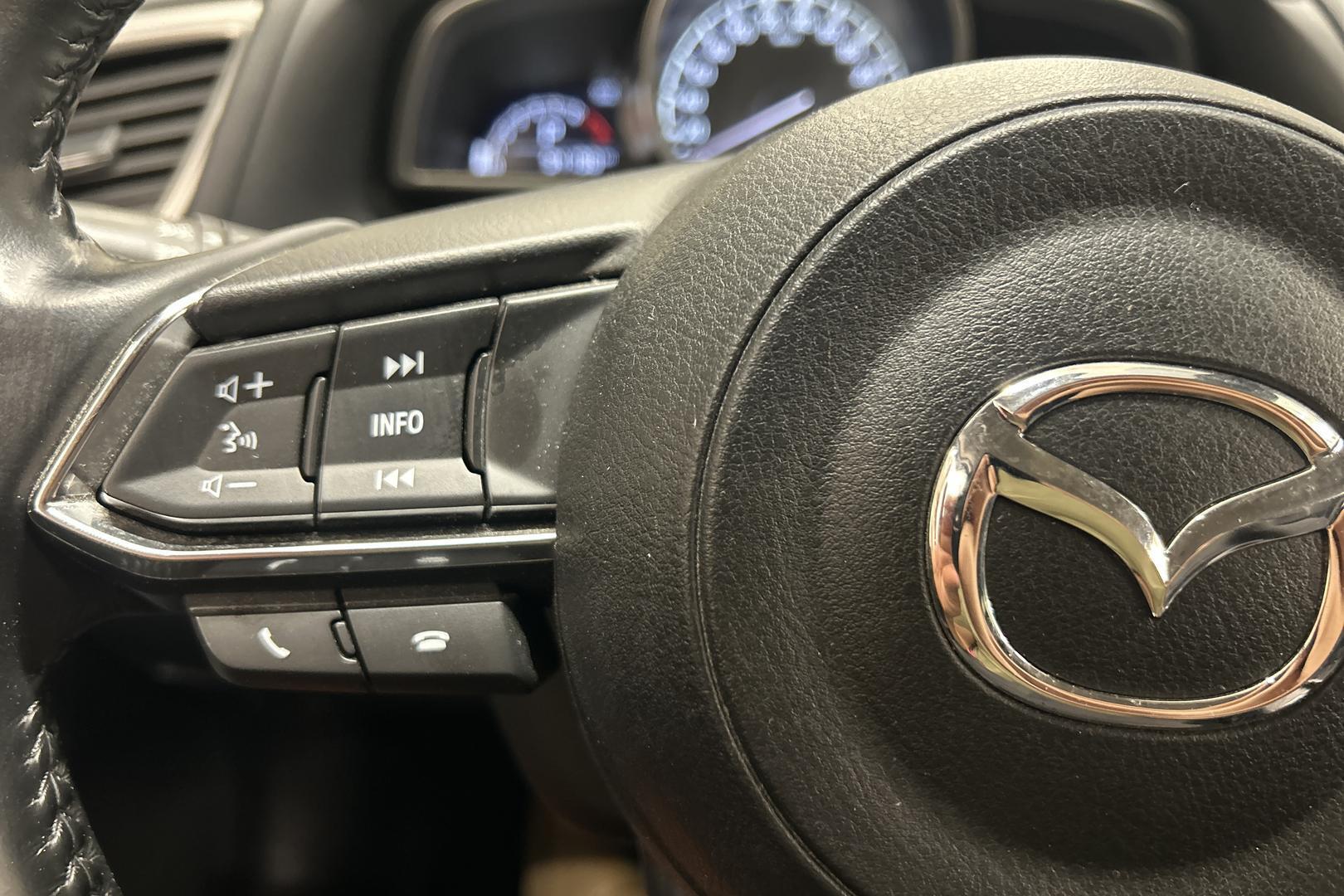 MAZDA Mazda3 2018