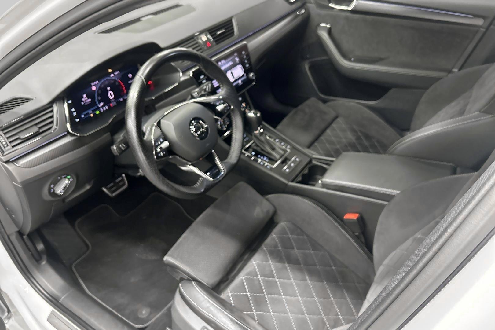 SKODA Superb 9