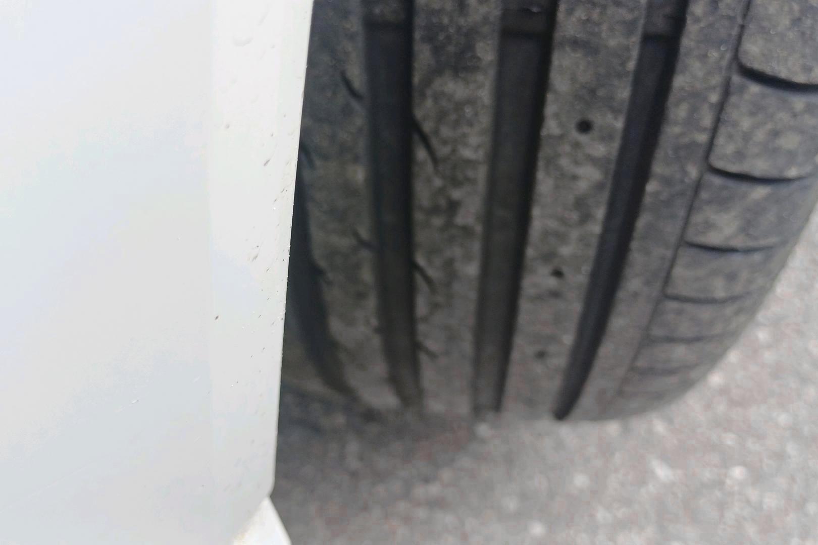 VOLVO V70 2010
