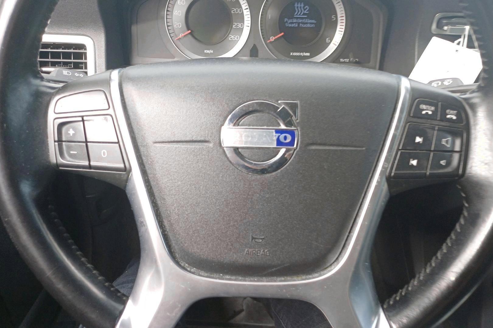 VOLVO V70 2010