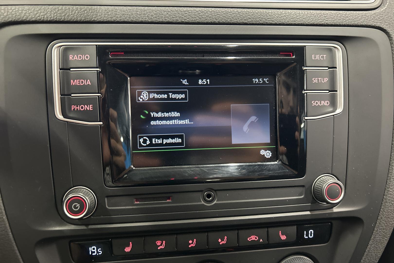 VOLKSWAGEN Jetta 15