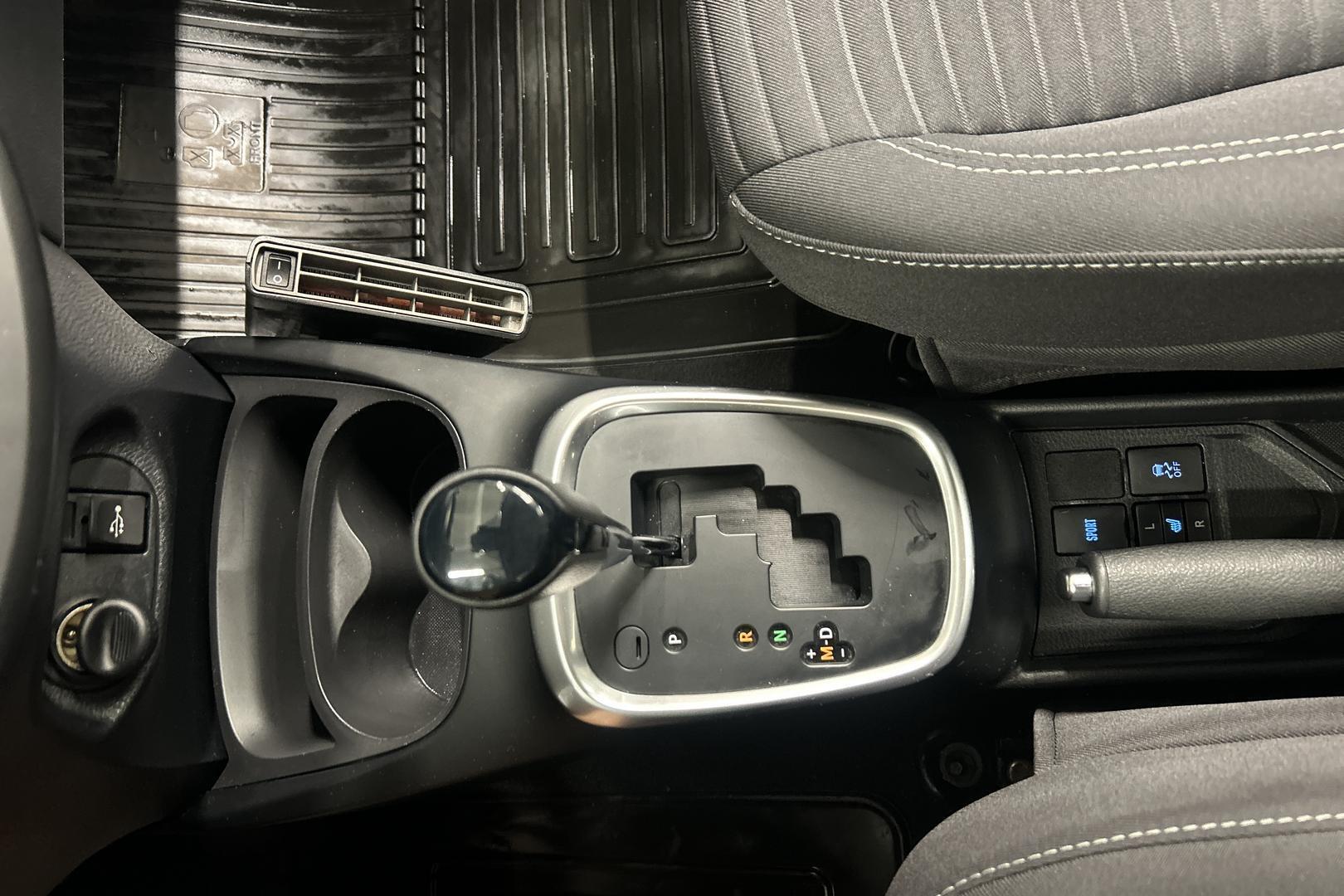 TOYOTA Yaris 2018
