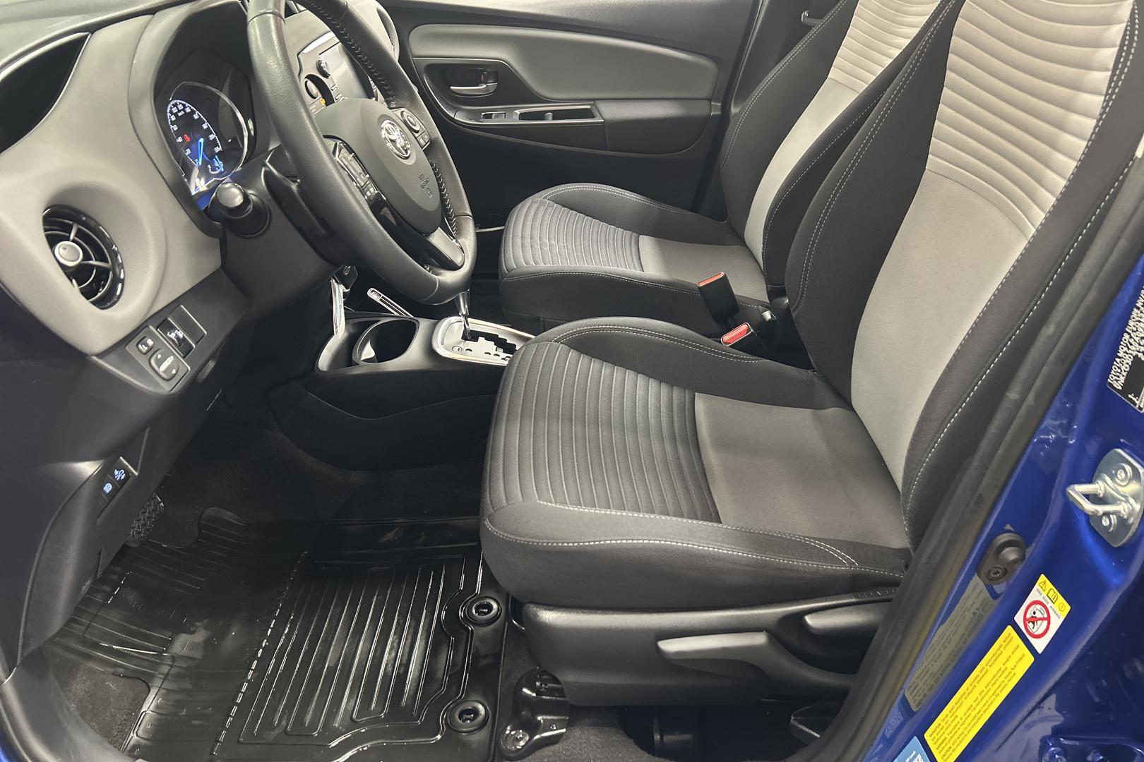 TOYOTA Yaris 2018