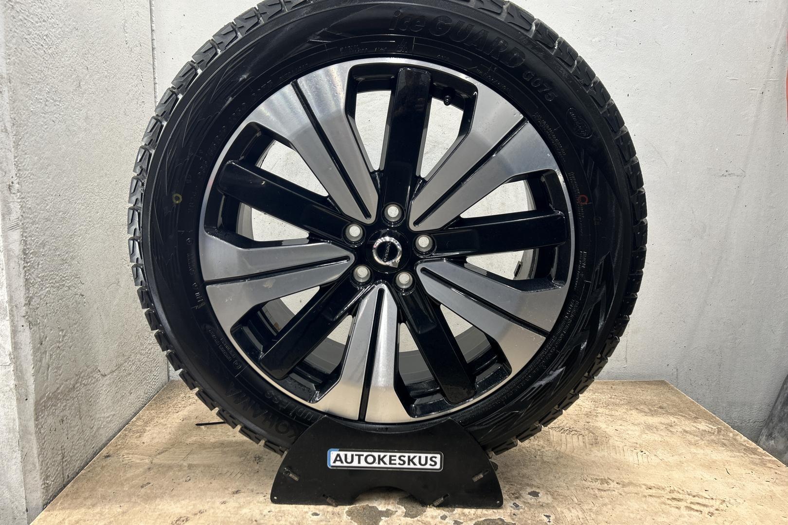 VOLVO XC60 2024