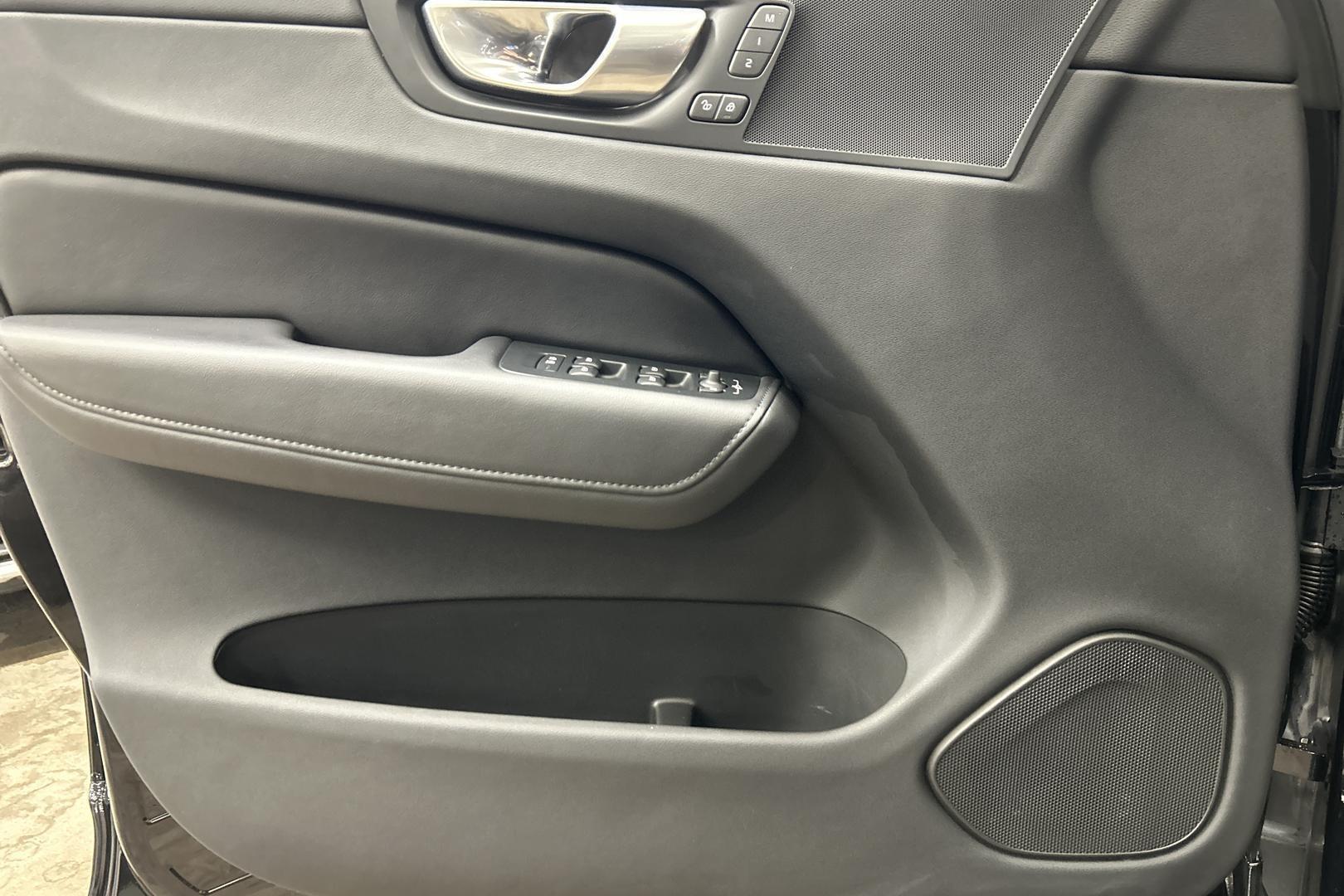 VOLVO XC60 2024