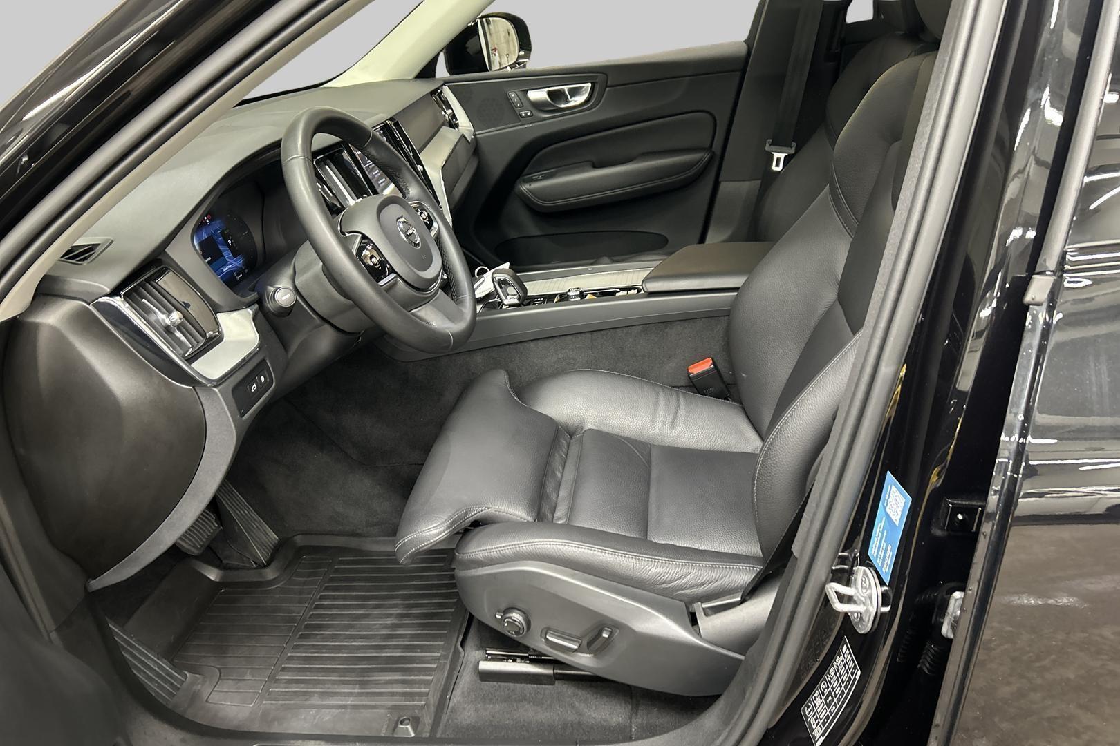 VOLVO XC60 2024
