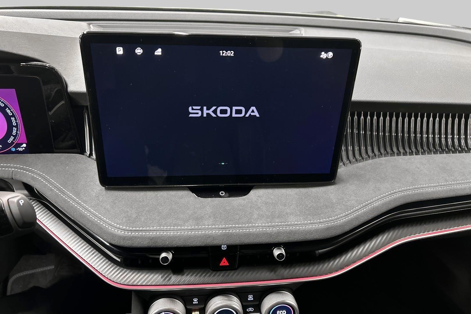SKODA Superb 2026