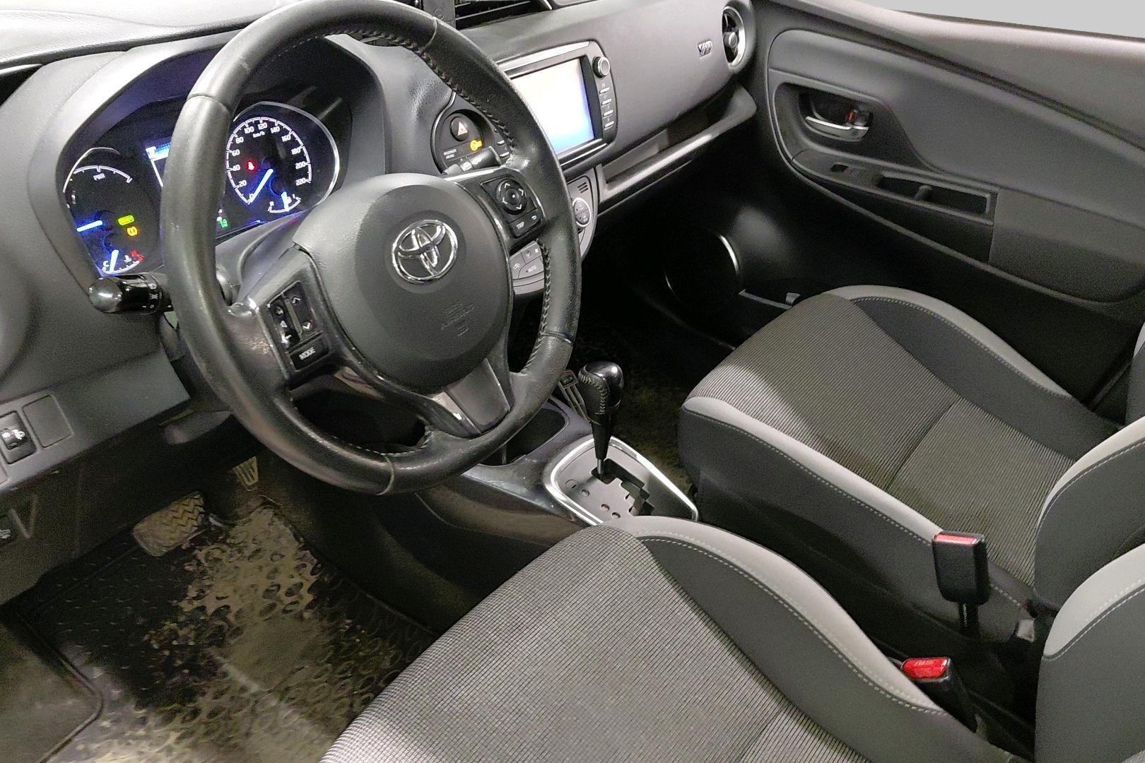 TOYOTA Yaris 2020