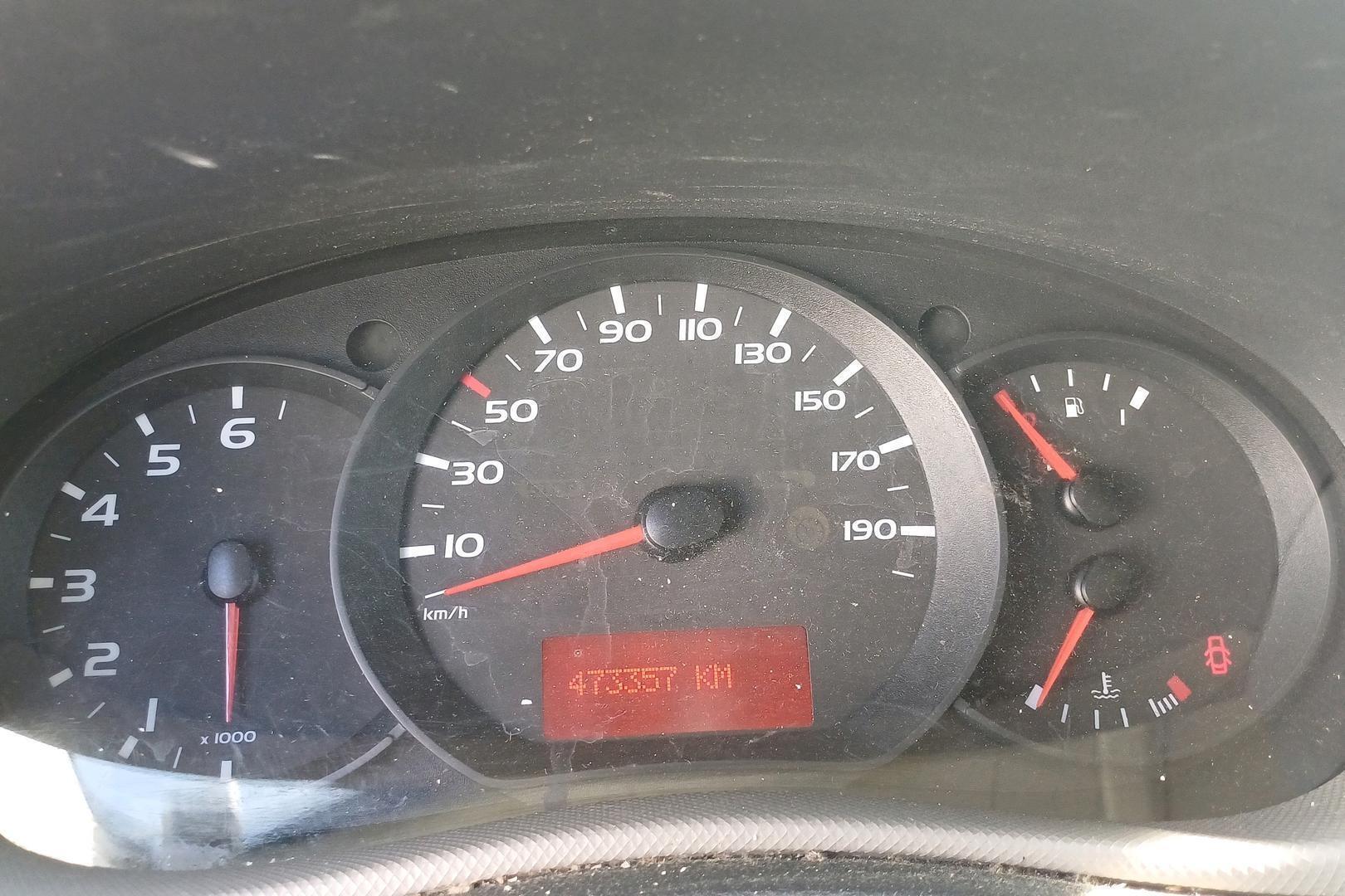 NISSAN NV400 2013