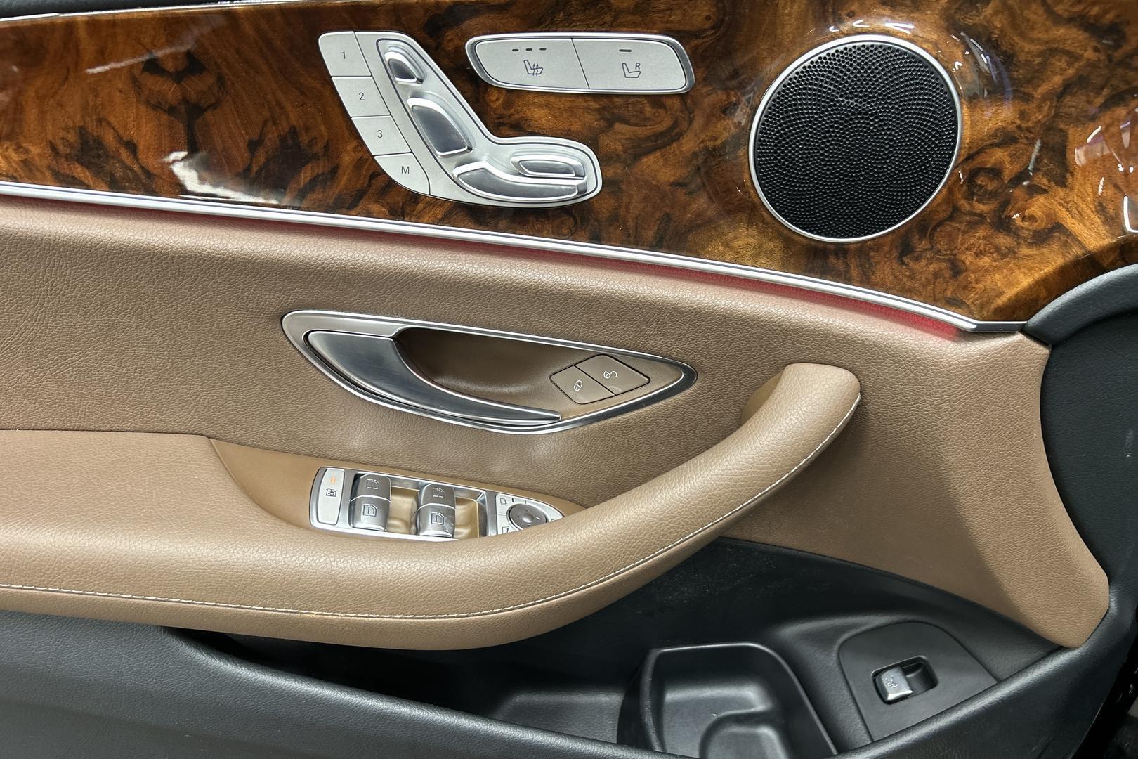 MERCEDES-BENZ E 19