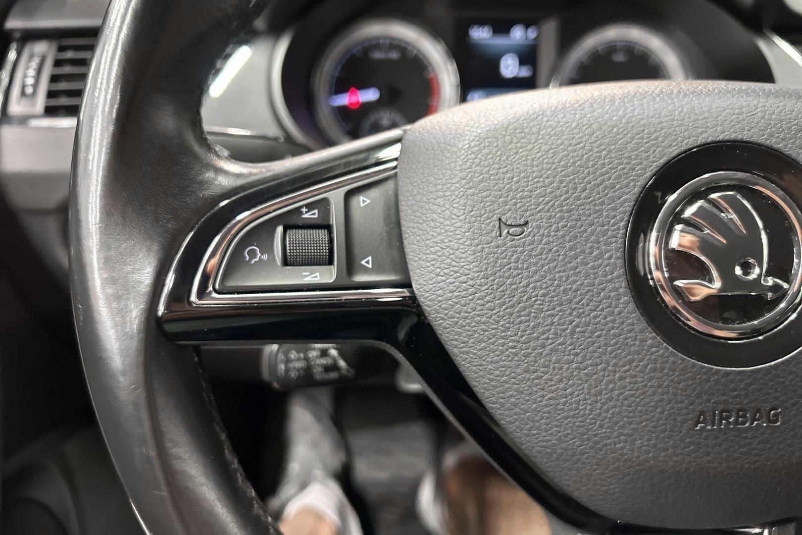 SKODA Octavia 19