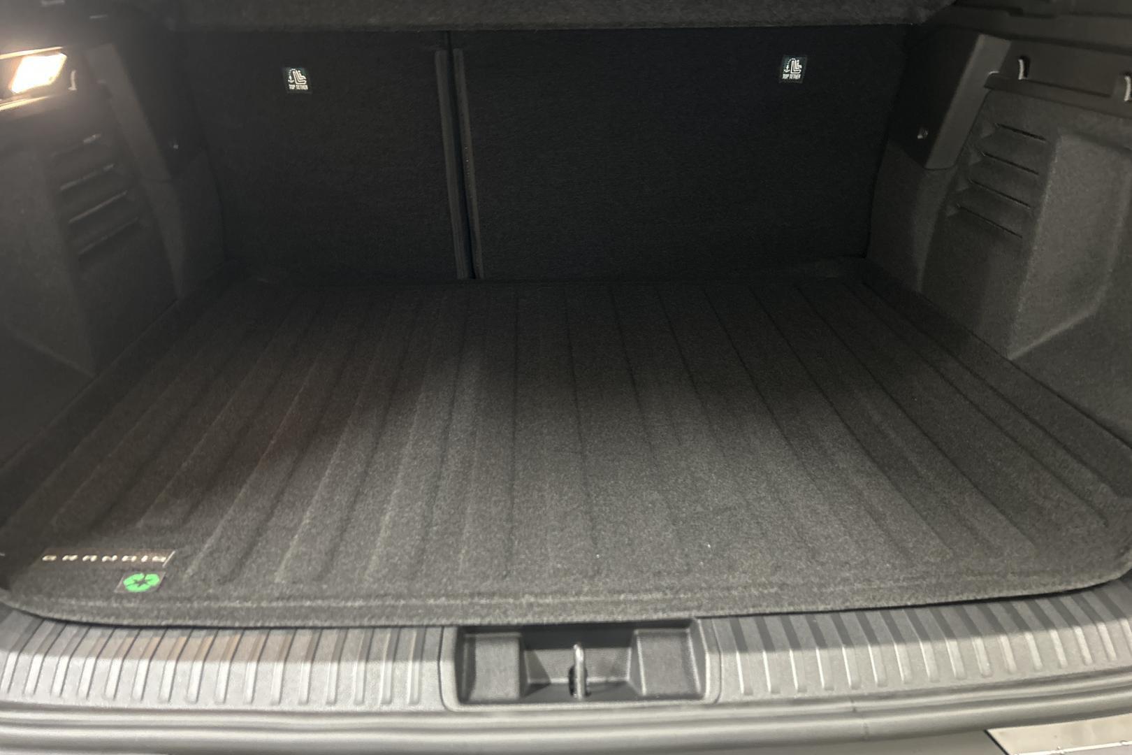 MITSUBISHI Grandis 12