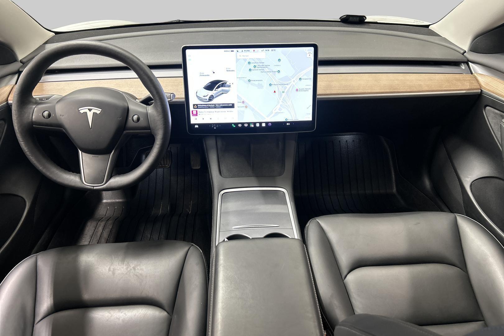 TESLA Model 3 2021