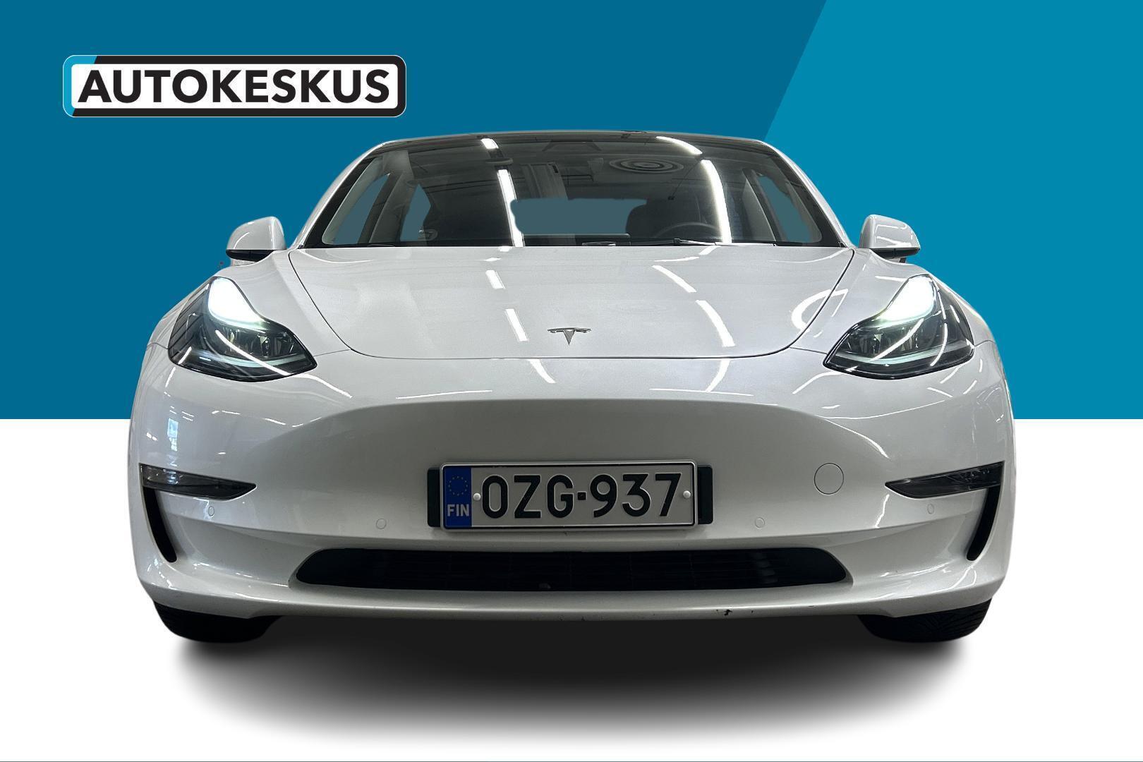 TESLA Model 3 2021