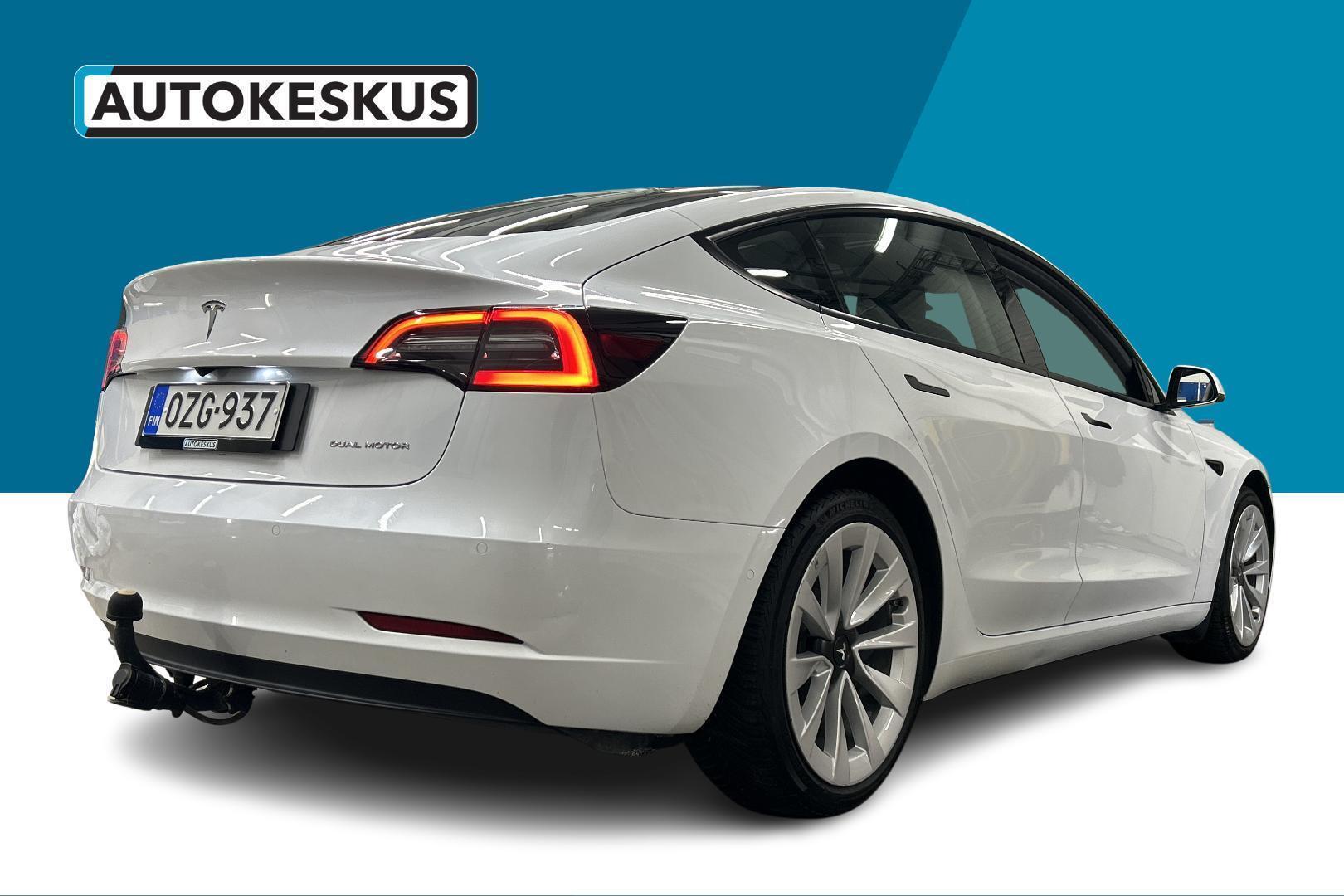 TESLA Model 3 2021