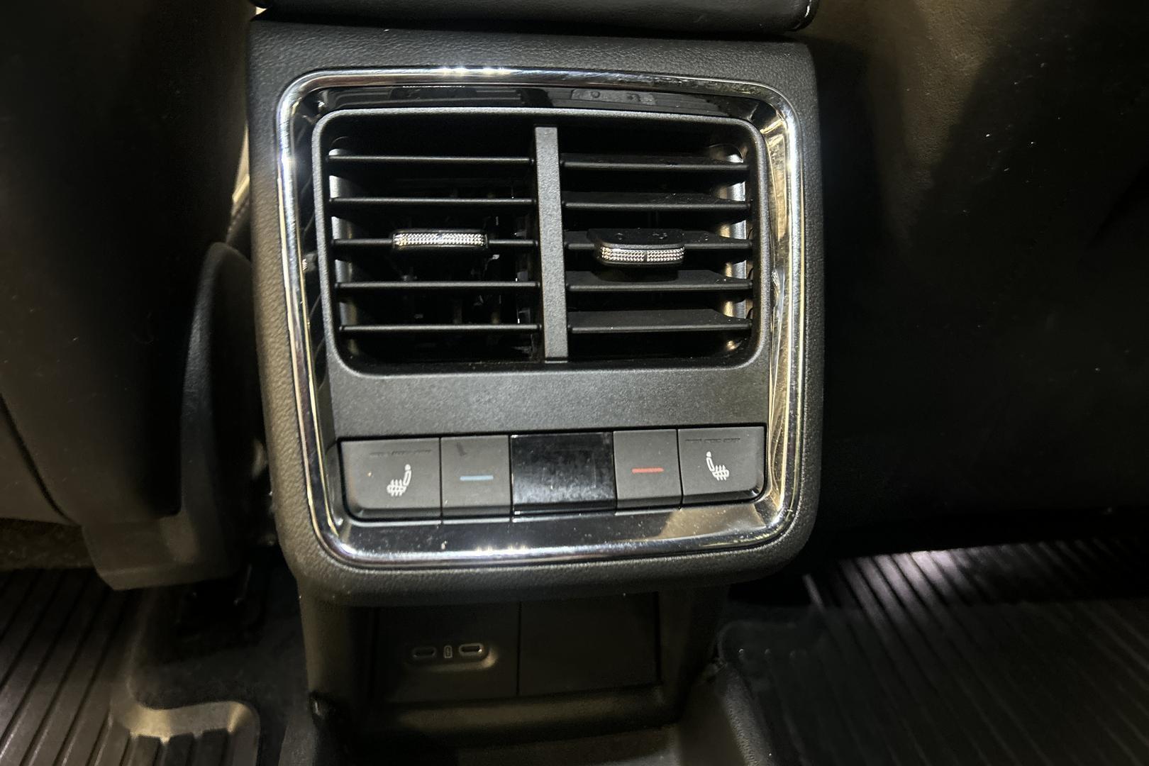 SKODA Enyaq 21