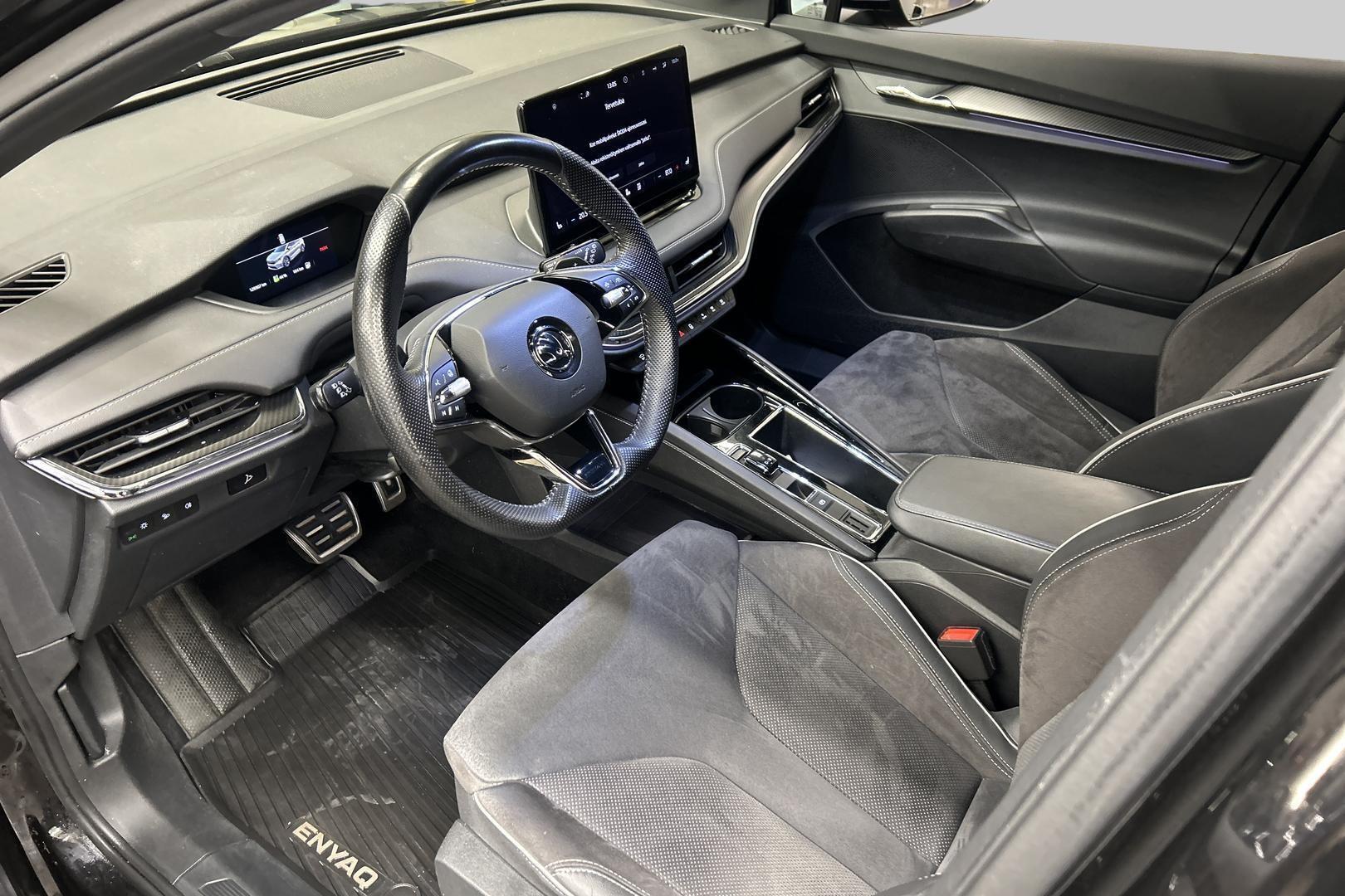 SKODA Enyaq 9
