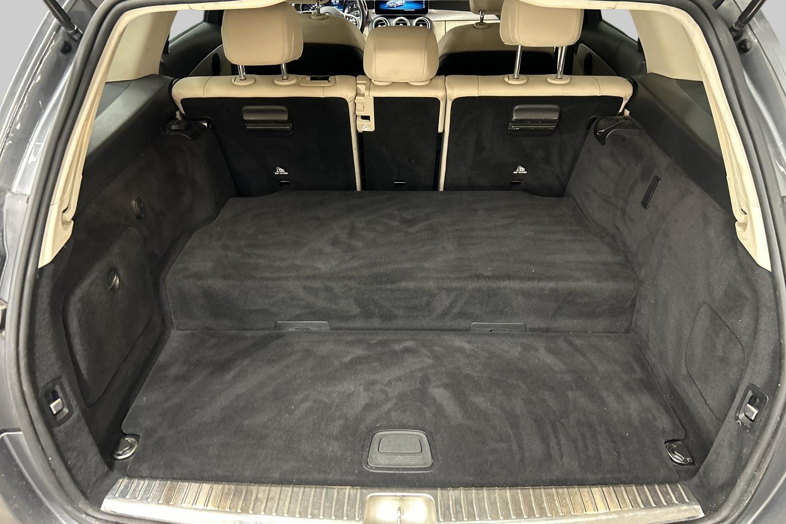 MERCEDES-BENZ C 12