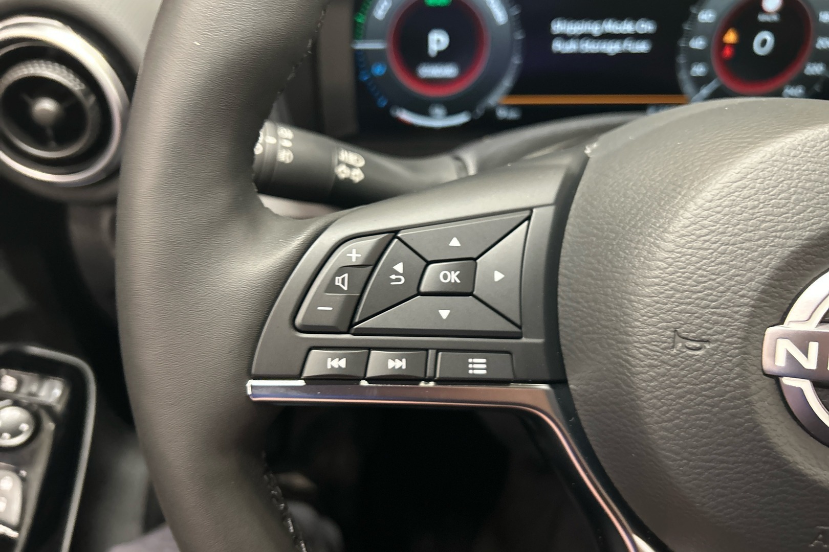 NISSAN Juke 13