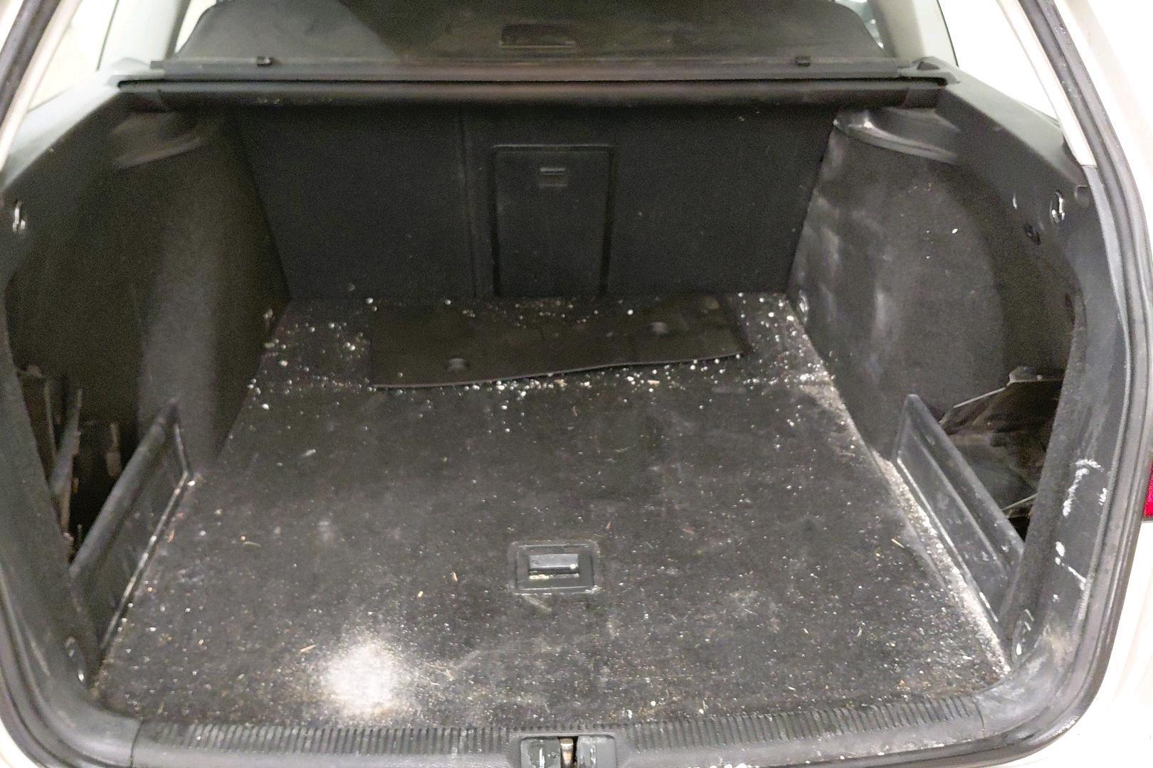 VOLKSWAGEN Passat 2010