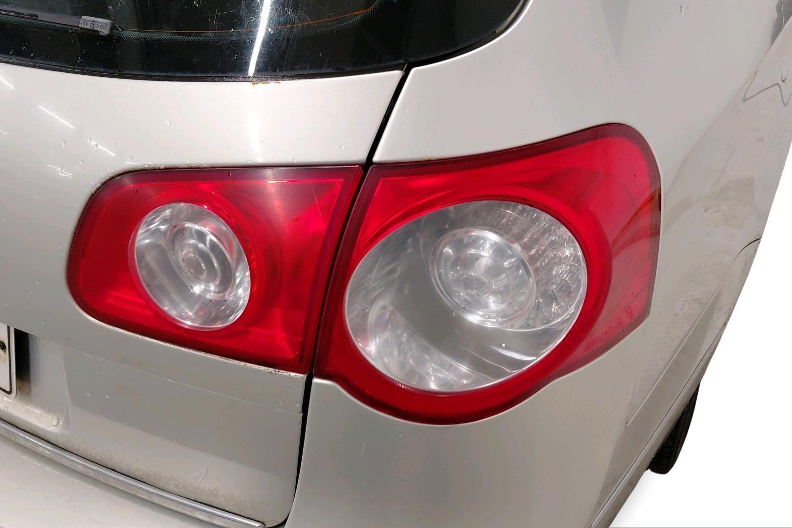 VOLKSWAGEN Passat 2010