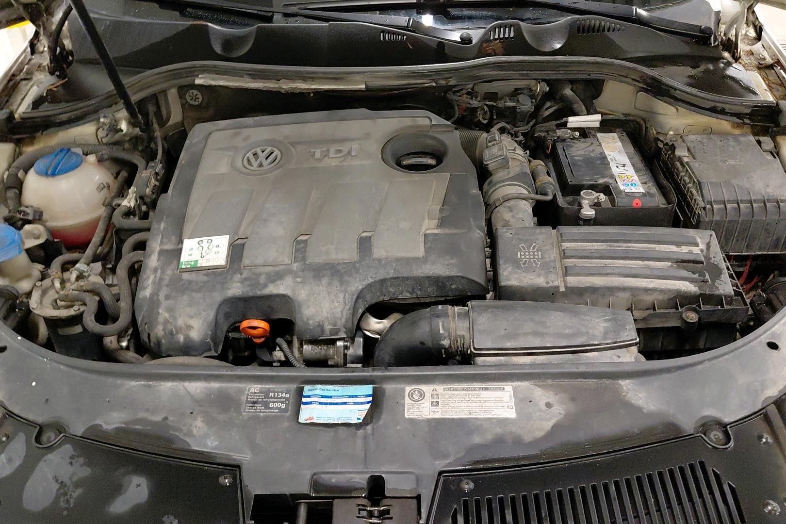 VOLKSWAGEN Passat 2010