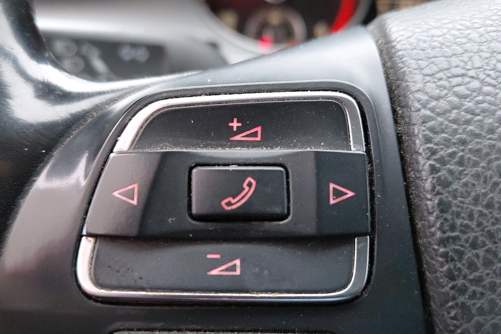 VOLKSWAGEN Passat 2010