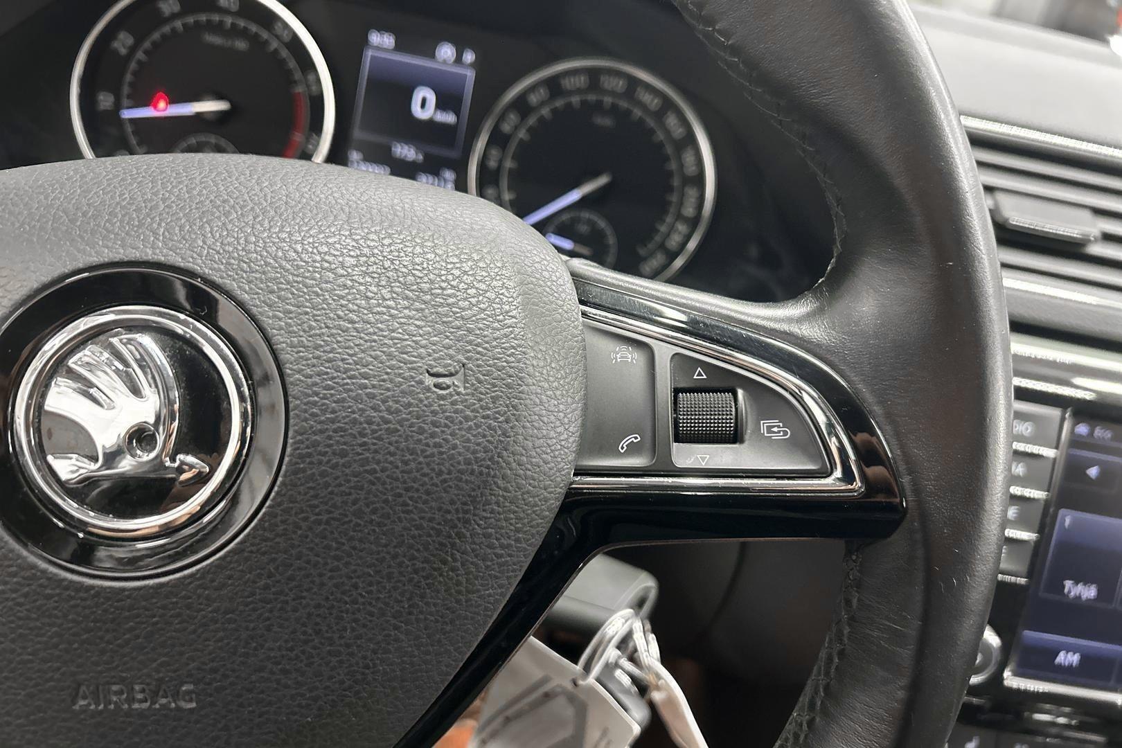 SKODA Superb 2016