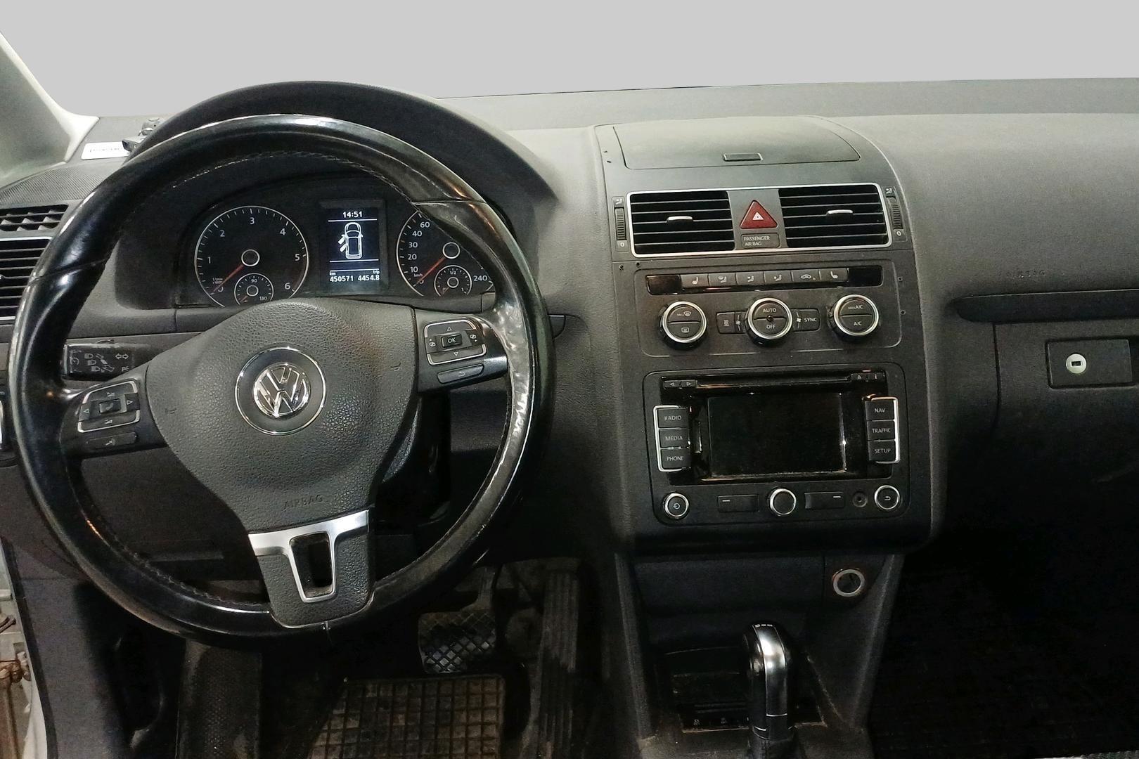 VOLKSWAGEN Touran 2013