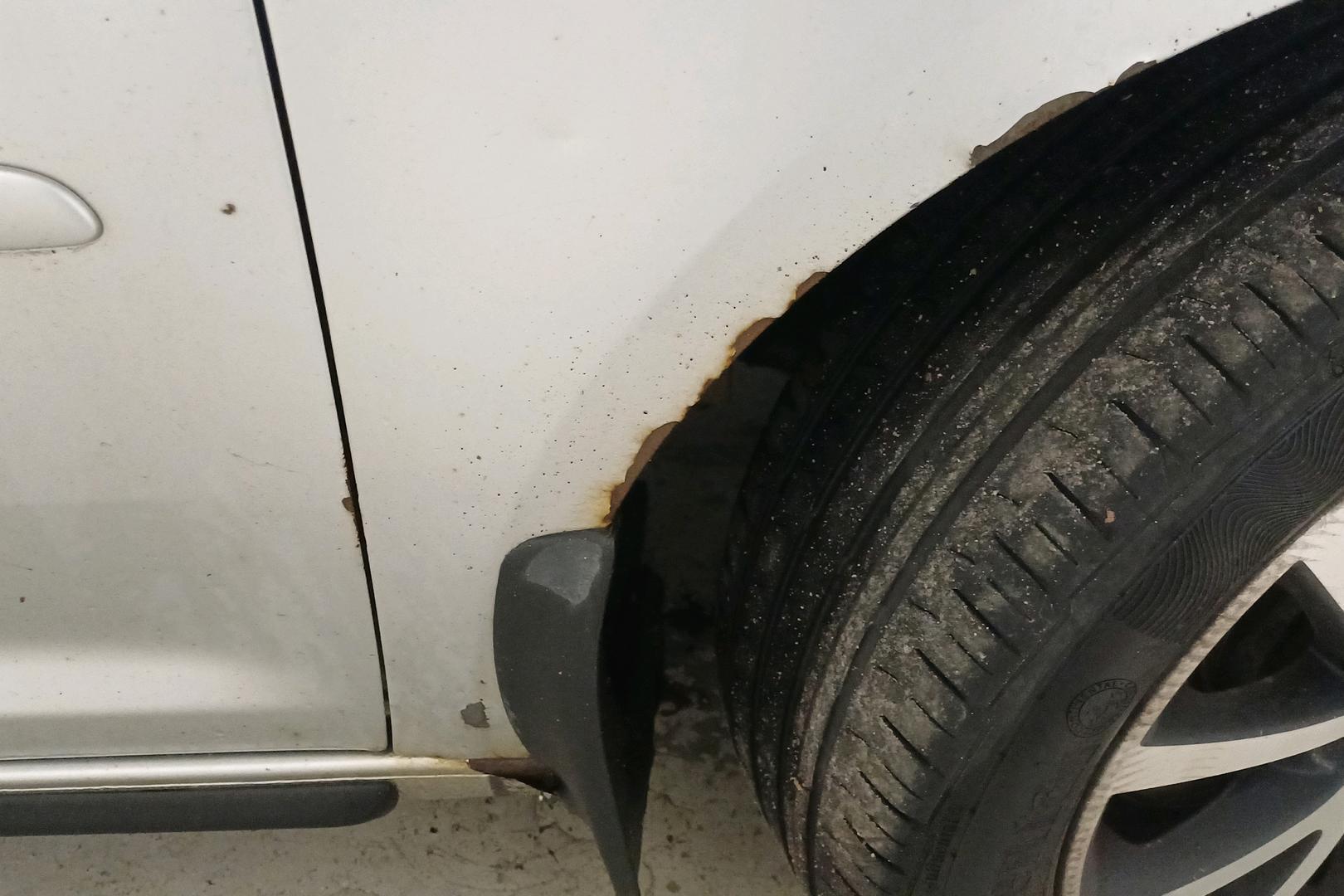 VOLKSWAGEN Touran 2013