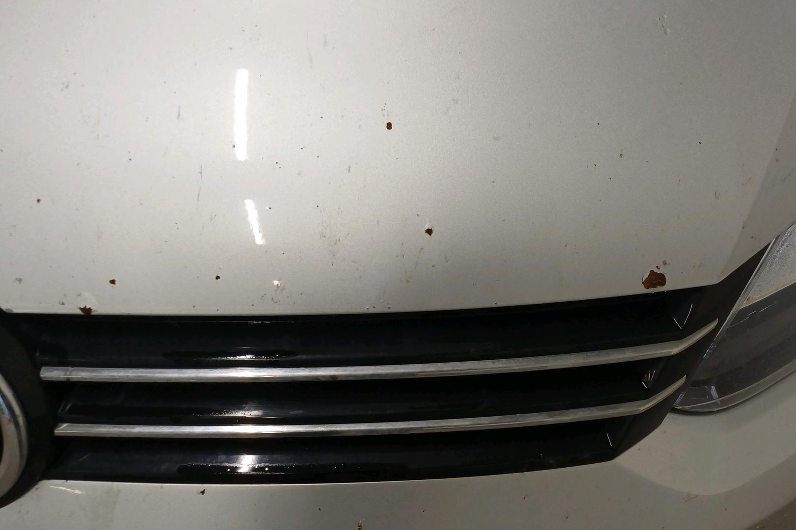 VOLKSWAGEN Touran 2013