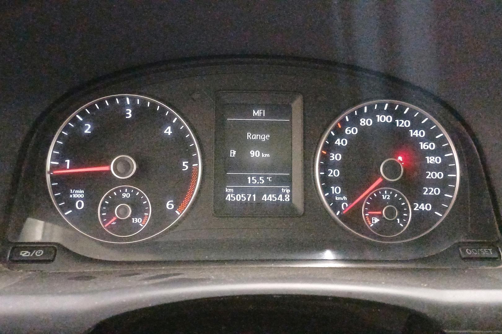 VOLKSWAGEN Touran 2013