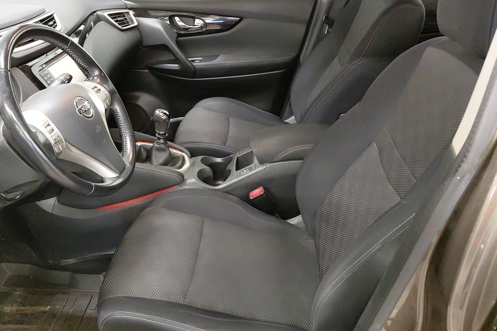 NISSAN Qashqai 2015