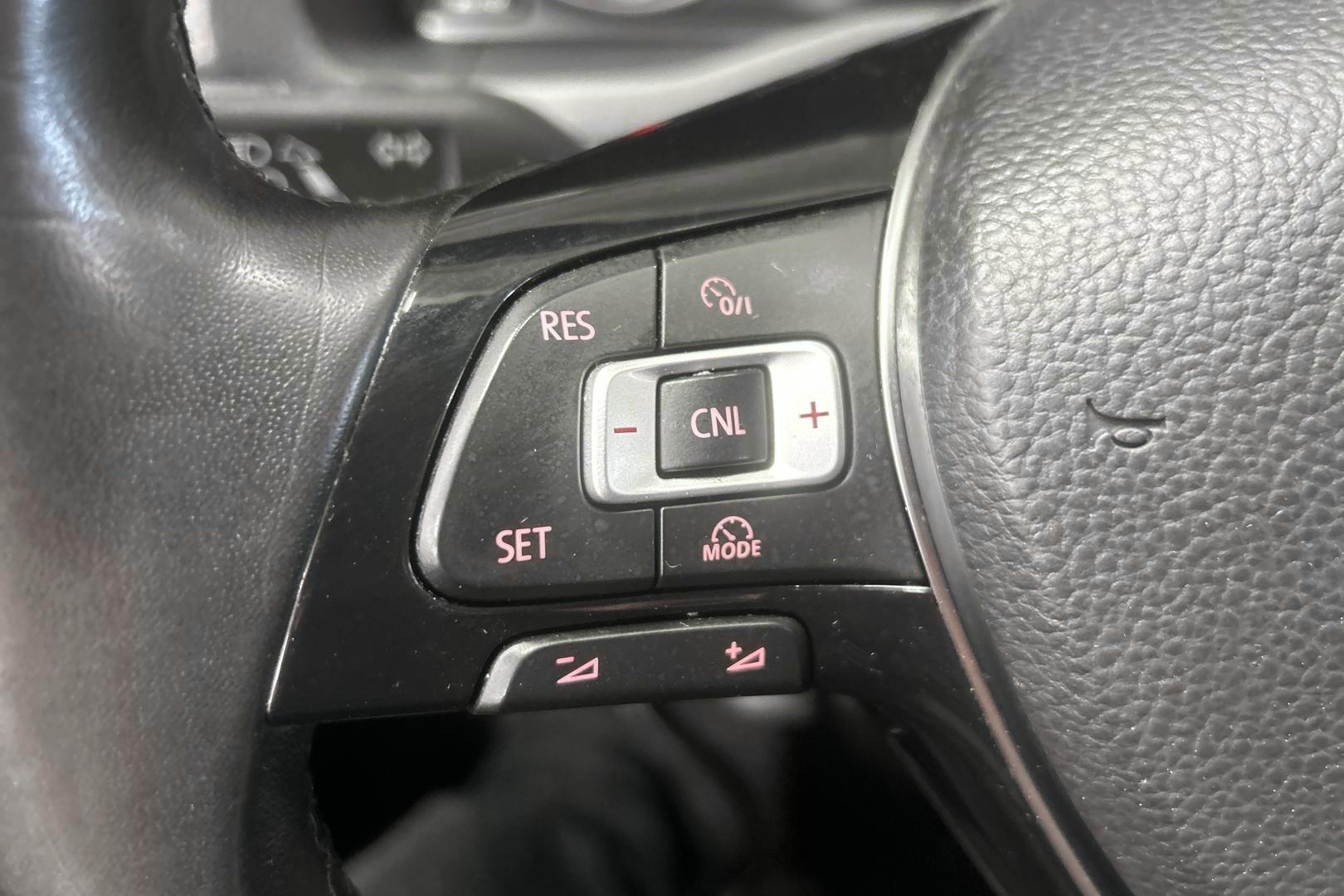 VOLKSWAGEN Caddy 18