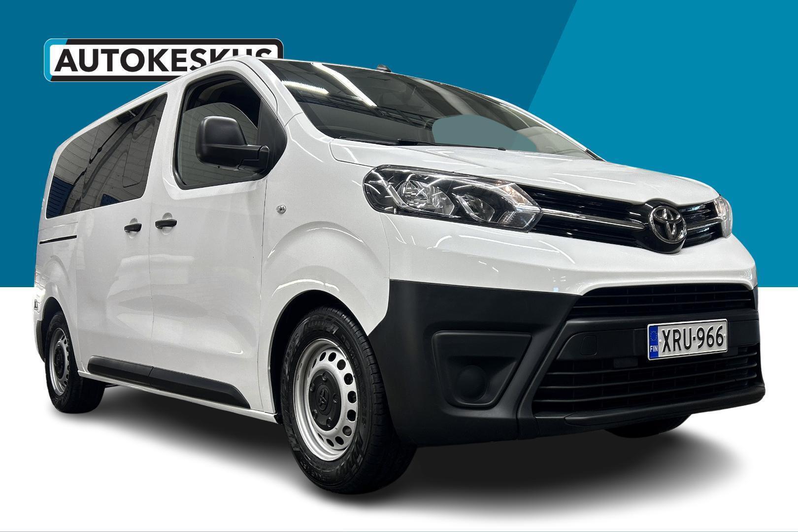 TOYOTA Proace Verso 3