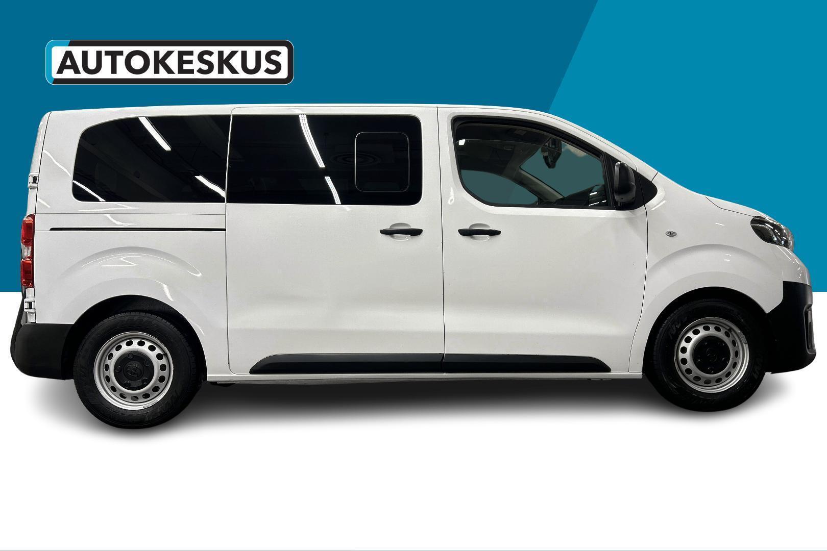 TOYOTA Proace Verso 4